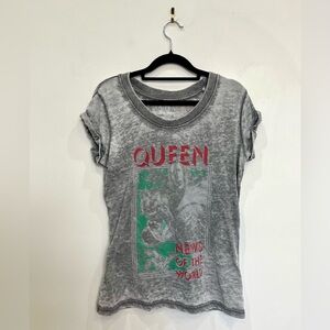 Queen Gray Graphic Band Tee